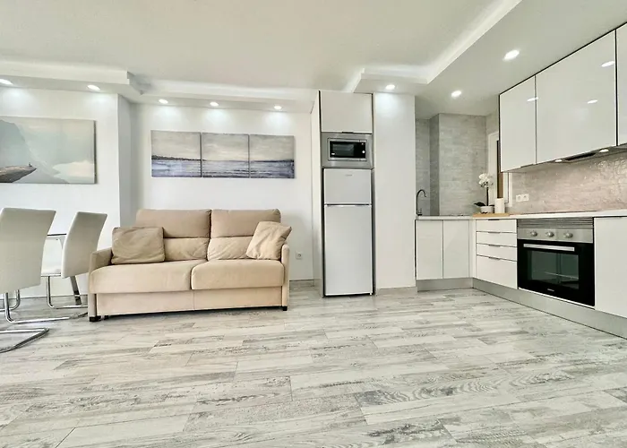 Torres De Yomely - M1c 美洲海滩